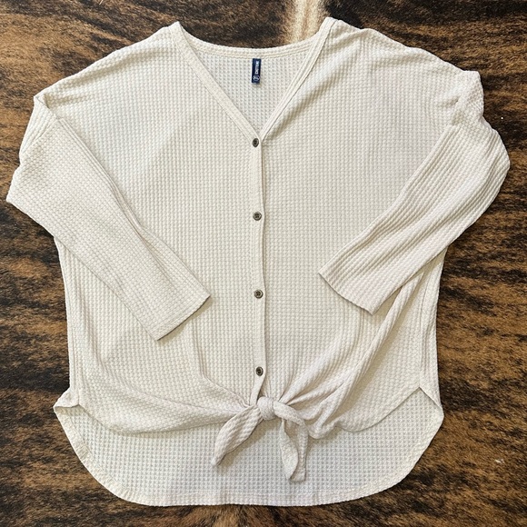 Iwollence Tops - Iwollence size xl off white waffle knit button down long sleeve shirt with tie.